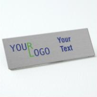 Name tag – color printed metal – brushed aluminum – square corners – magnetic