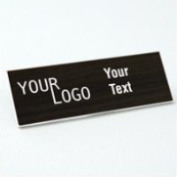 Name tag – engraved plastic Kona / White – square corners – magnetic