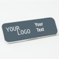 Name tag – engraved plastic Smoke Grey / White – round corners – magnetic