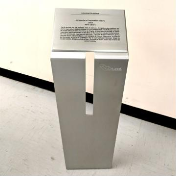 Plaque on pedestal – aluminum – exterior